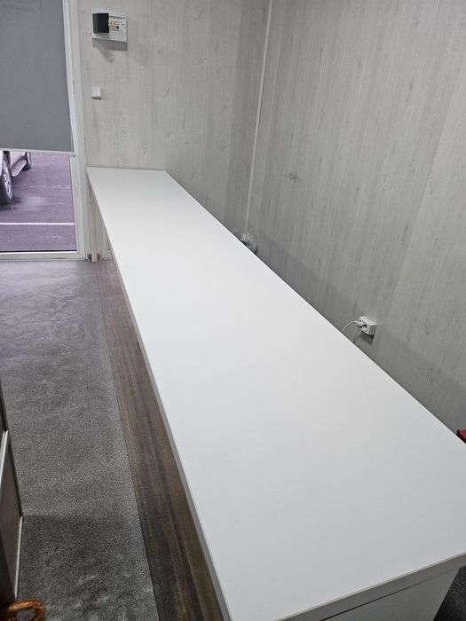 Стол для ресепшин