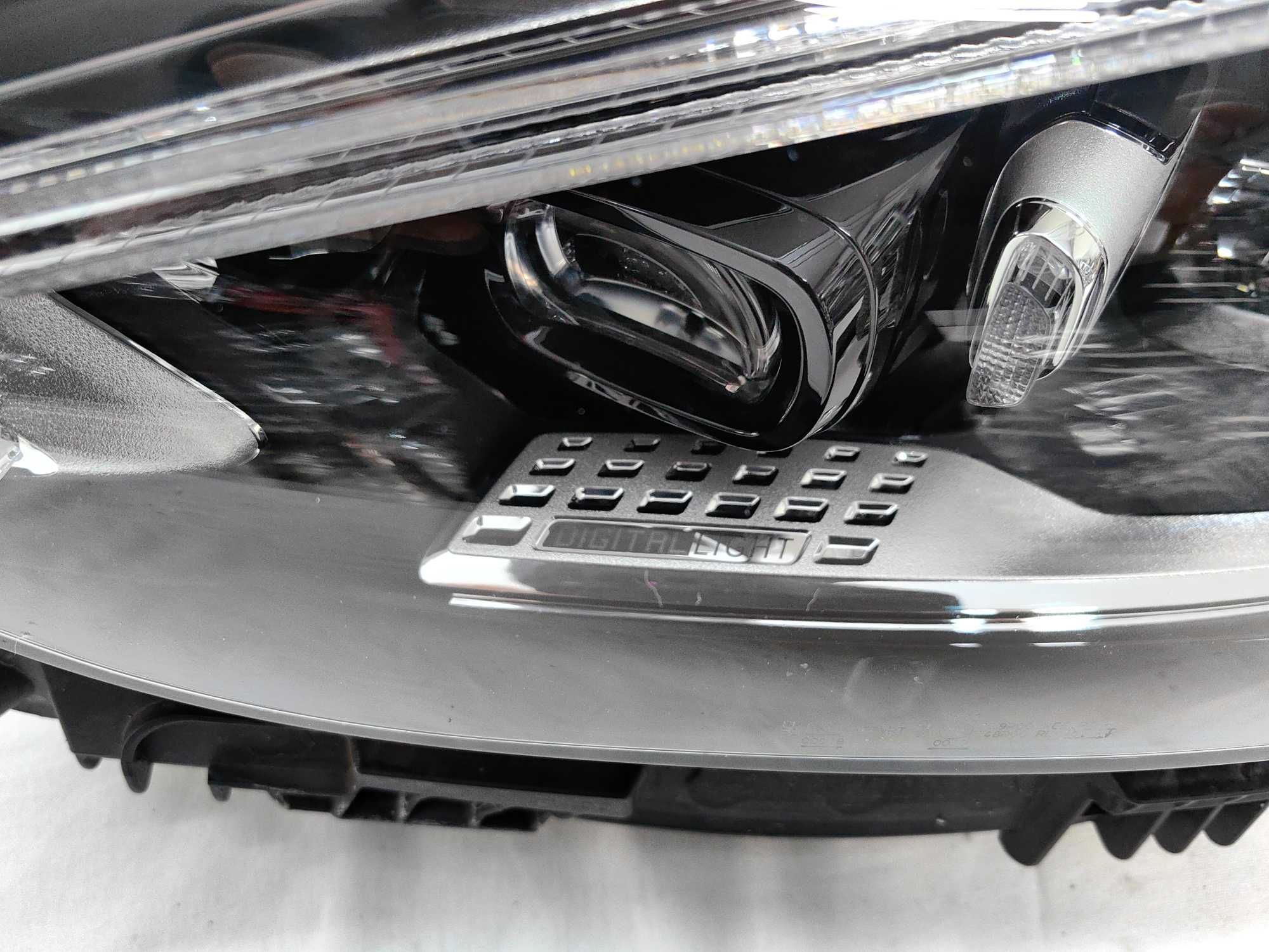 Оригинален фар Мерцедес Ц 206  Mercedes W206 C Digital Light