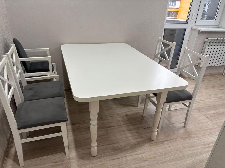 стол и стулья б/у