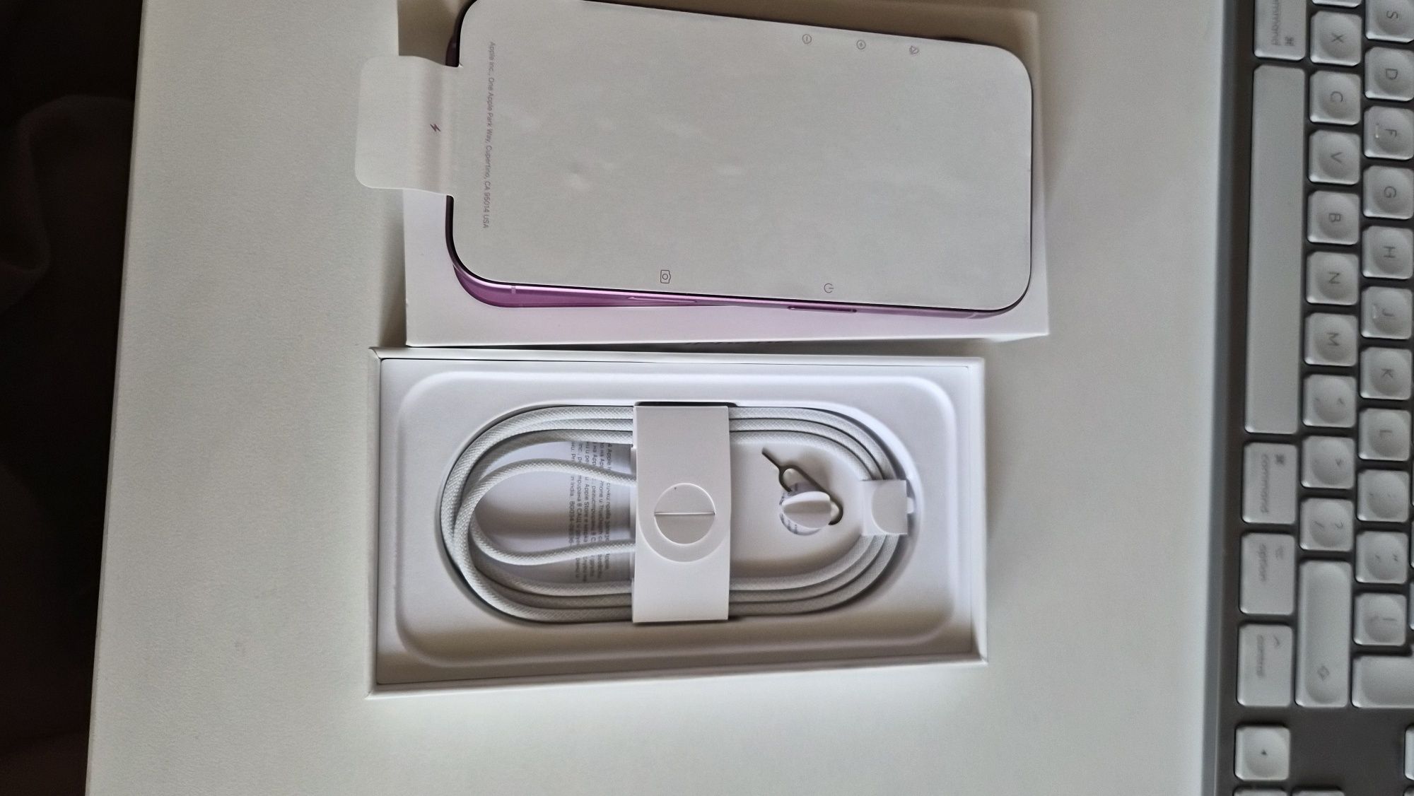 Iphone 16 Pink  остатъчна гаранция 18 месеца