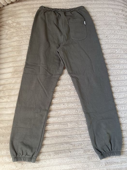 Holly интересен анцуг