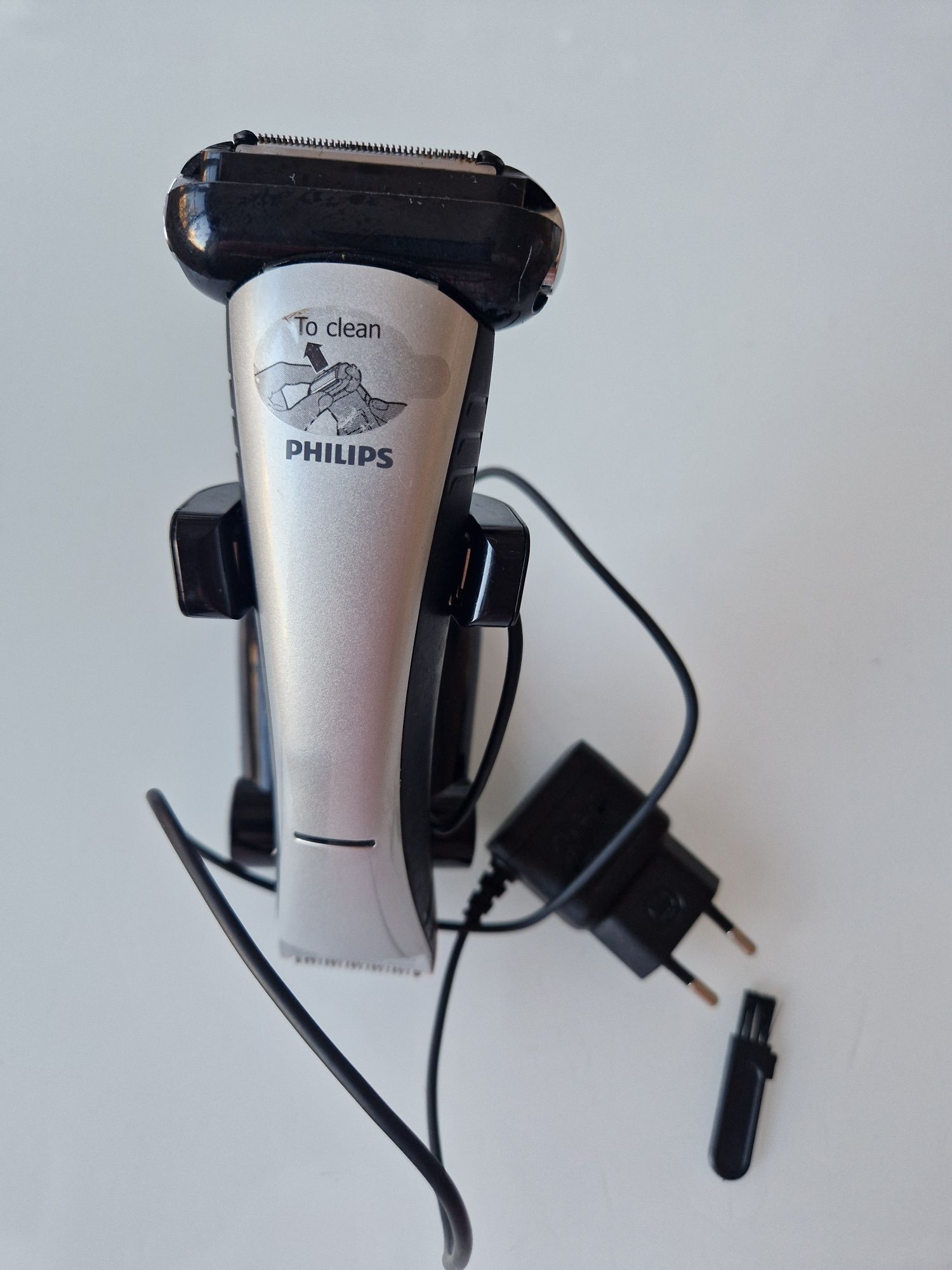 Машинка за бръснене и подстригване Philips