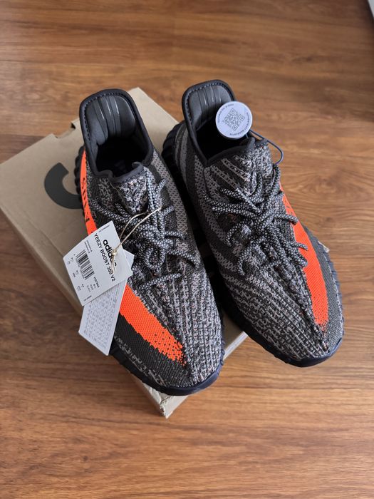 Adidas Yeezy 350 V2 Carbon Beluga 44