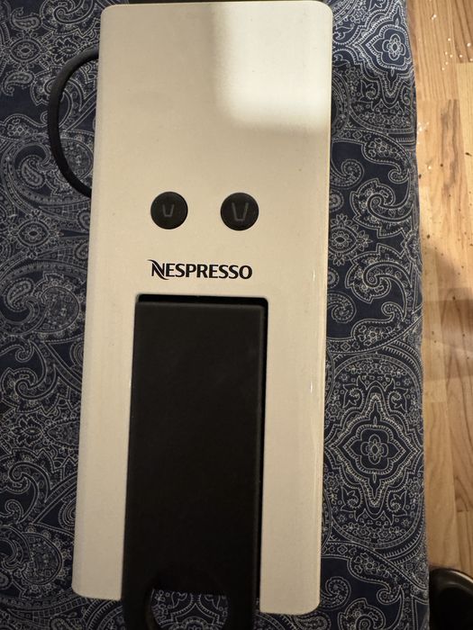 Espressor Nespresso Essenza mini alb