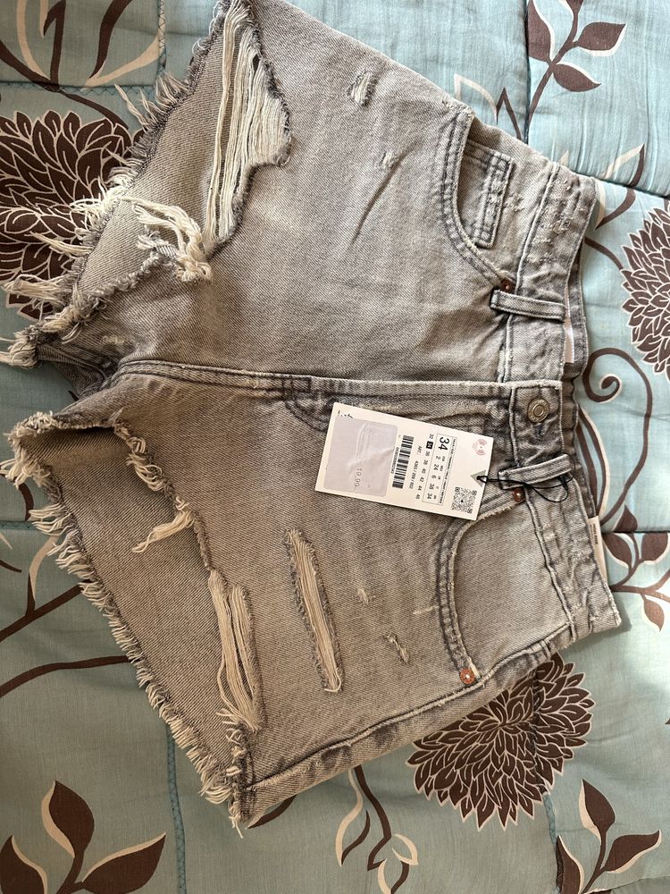 Къси панталонки Zara