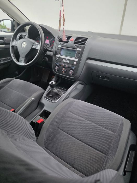 Volkswagen Jetta 1.9tdi Highline 2007 proprietar