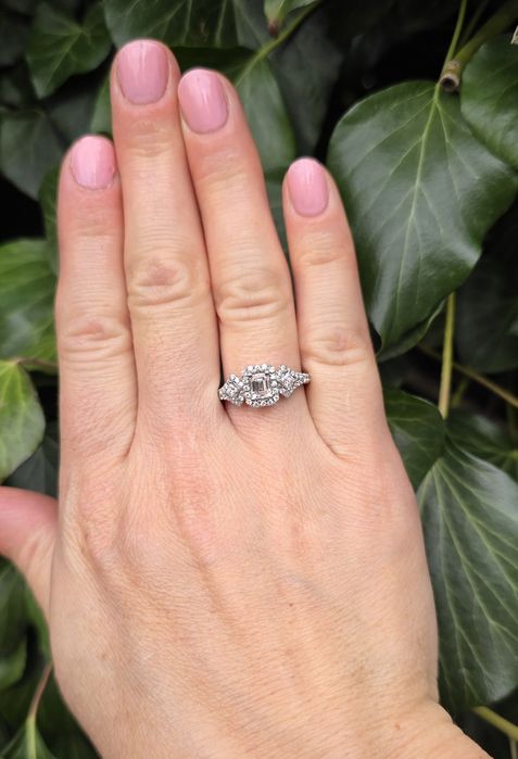 Inel din aur alb cu diamante naturale