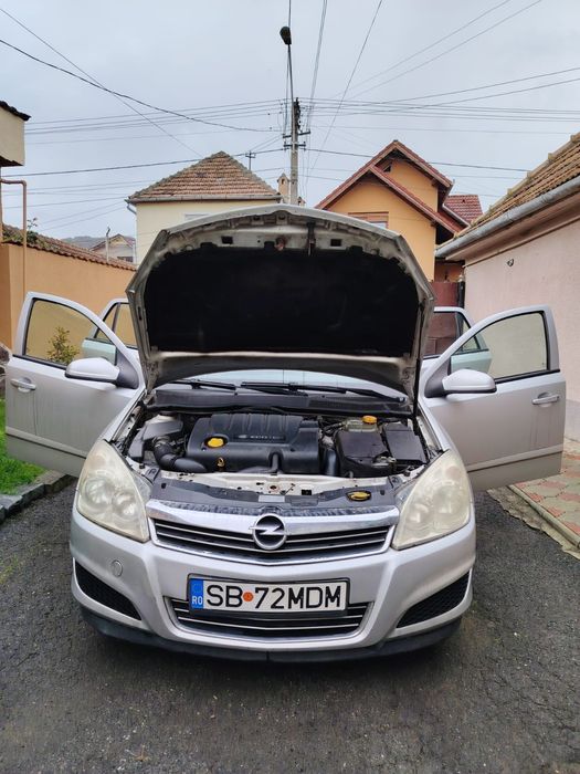 Vând Opel Astra h 1.9