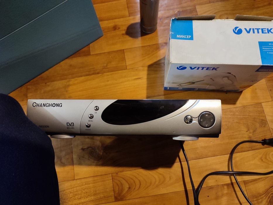 Рессивер приставка тюнер на спутниковую тарелку