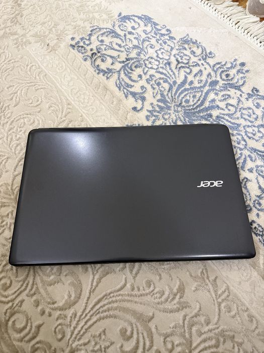 Срочно продаётся ноутбук Acer Aspire E1 series