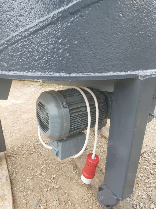 Malaxor pentru pavele și bolțari