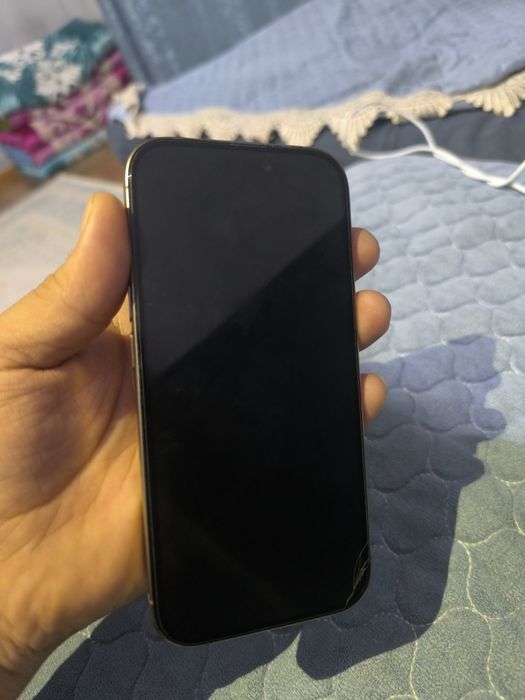 Продам айфон 16 про 256 гб