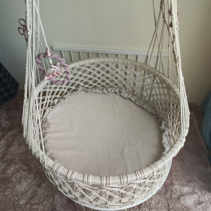 Ръчно изработена детска люлка