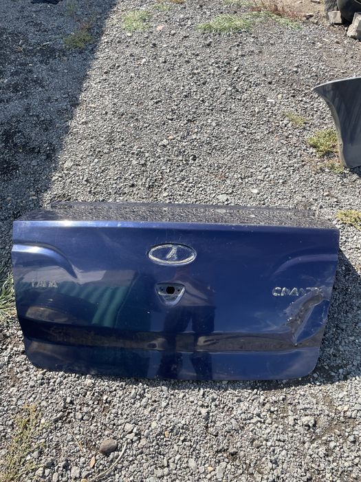 продам крышка багажника и бампер лада гранты