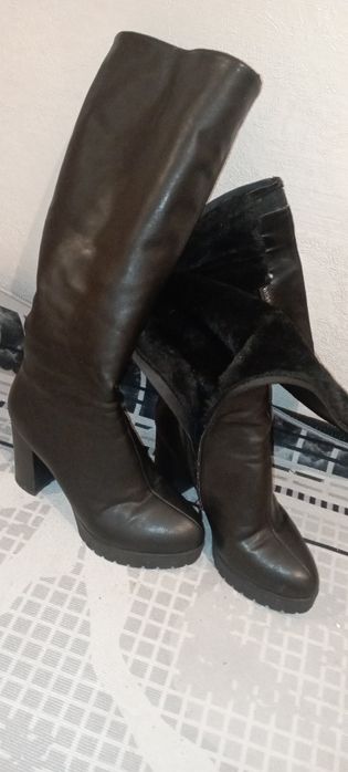 Продам зимние сапожки