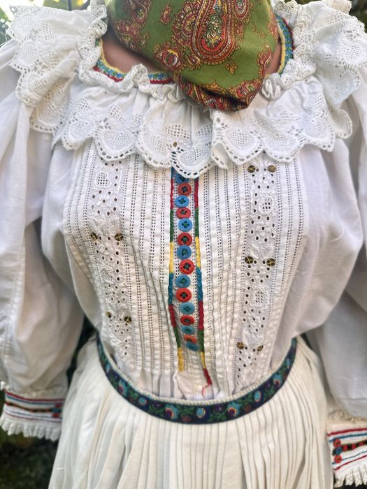 Costum Traditional Superb Arad