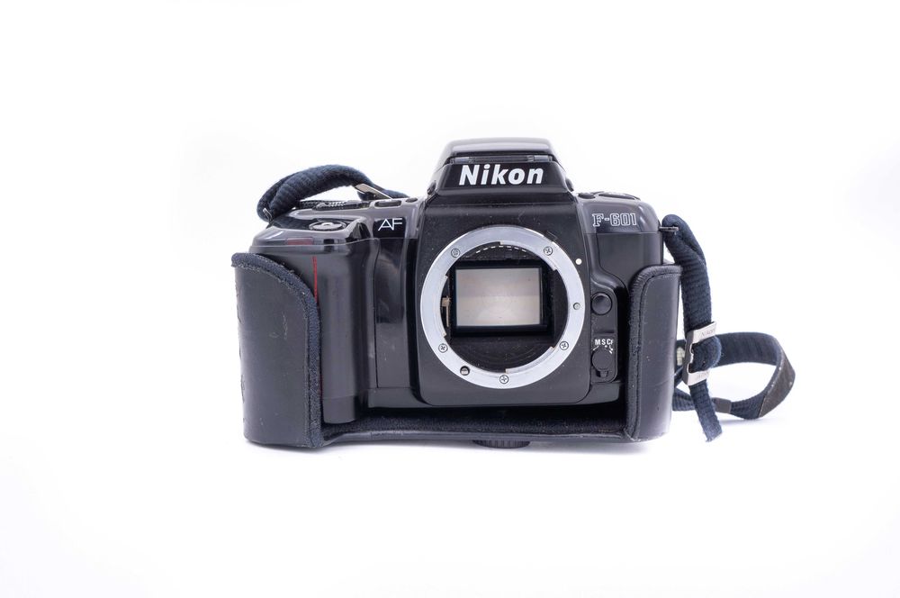 Aparat foto film Nikon F601