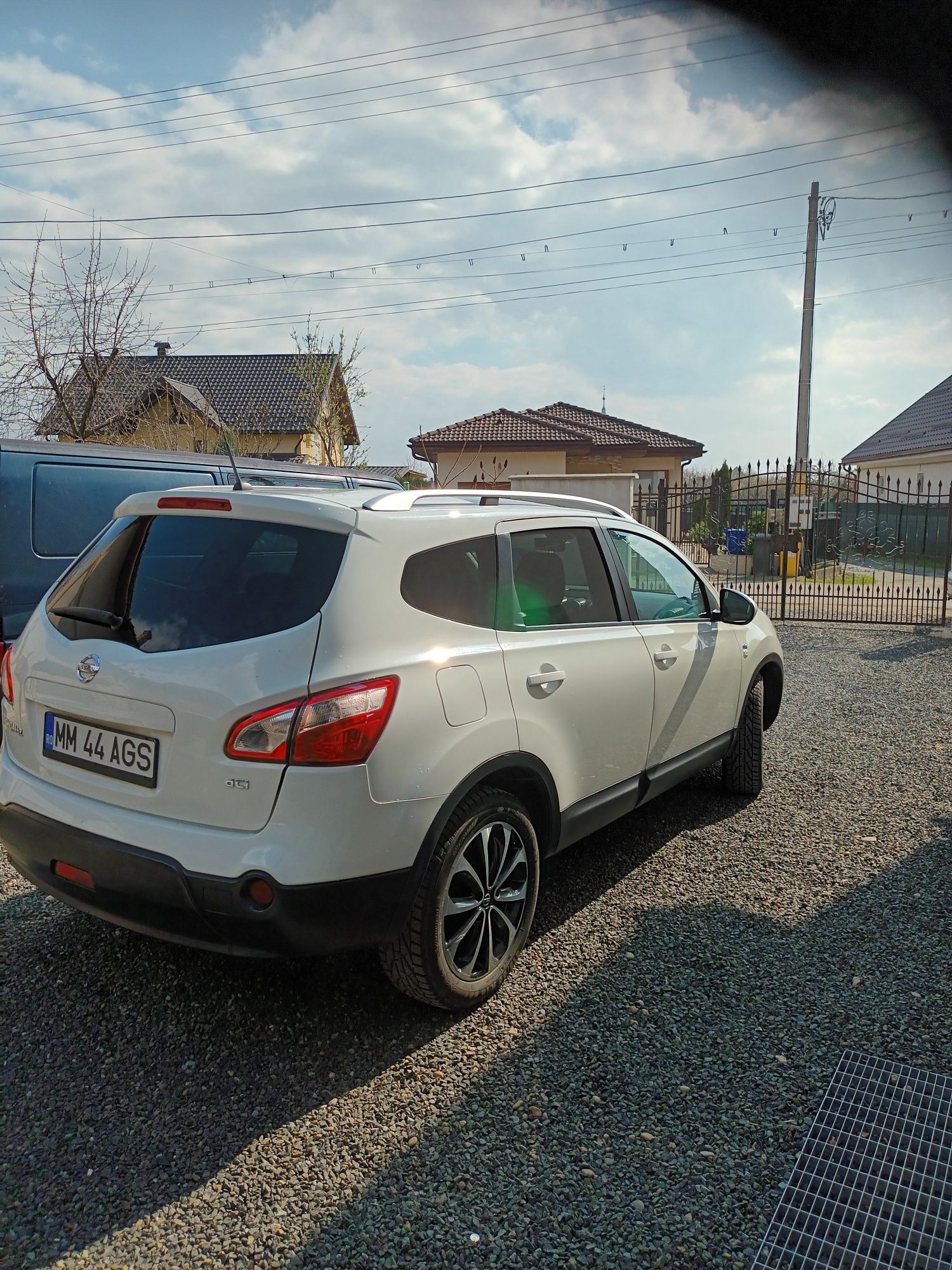 Vând Nissan Qashqai +2