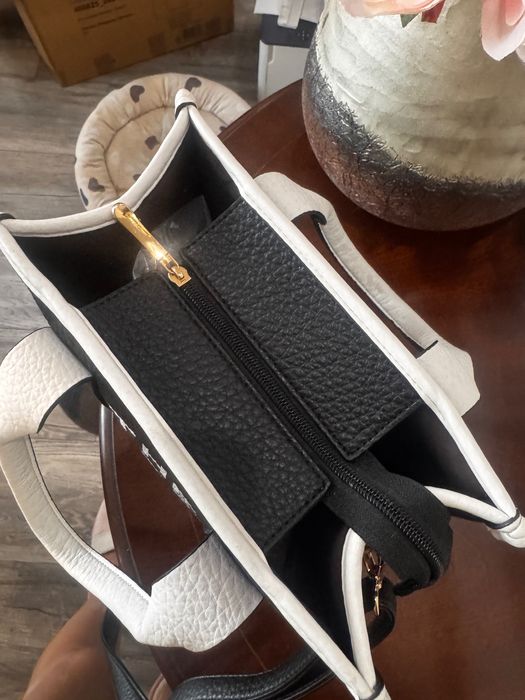 The tote bag чанта