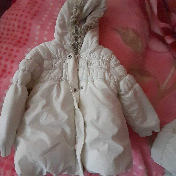 Детски якенца и зимен космонавт