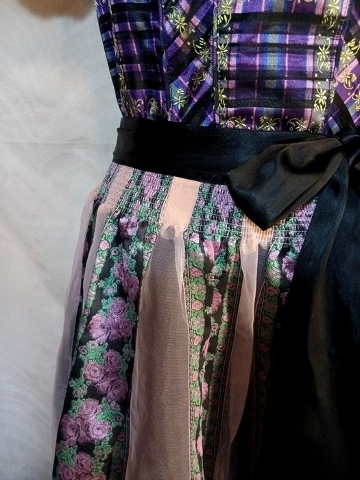 Dirndl Nr.40-42 rochie bavareza sarafan tirolez Oktoberfest
Sarfan Roc