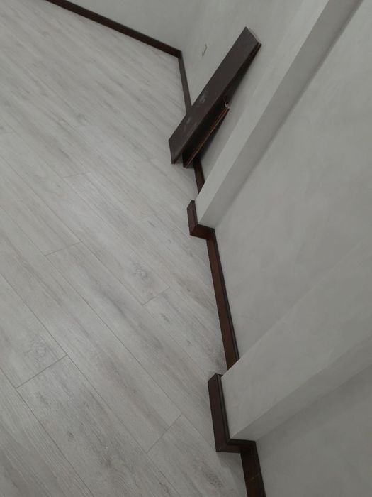 Pol tarket laminat nanivnoyva dekor plastik qoqamiza sifatli va ishonc