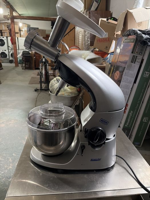 Robot bucatarie multifunctional