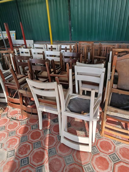 Продается стол стулья