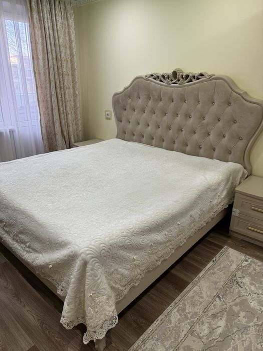 Продаю кровать с 2 тумбочками Мокко