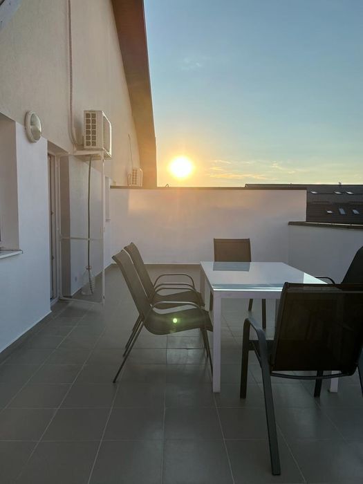 Proprietar vind Penthouse  85 mp+40 mp terasa in Tractoru,