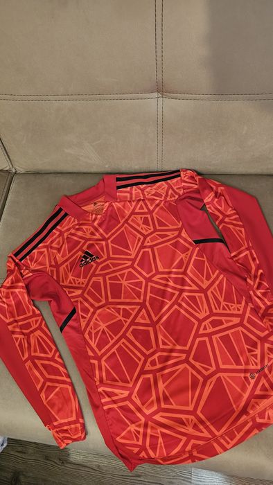 Горница на Adidas