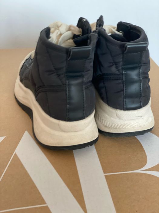 Ghetute fete, Zara, 32