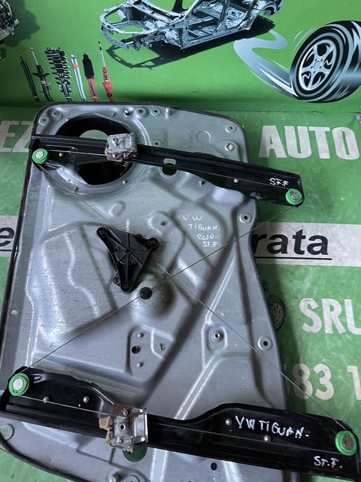 Macara geam stânga față Volkswagen Tiguan