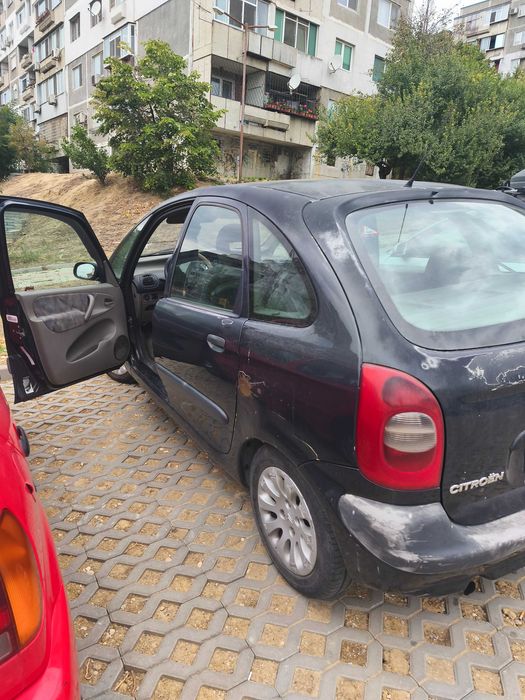 Citroen Pikaso черен