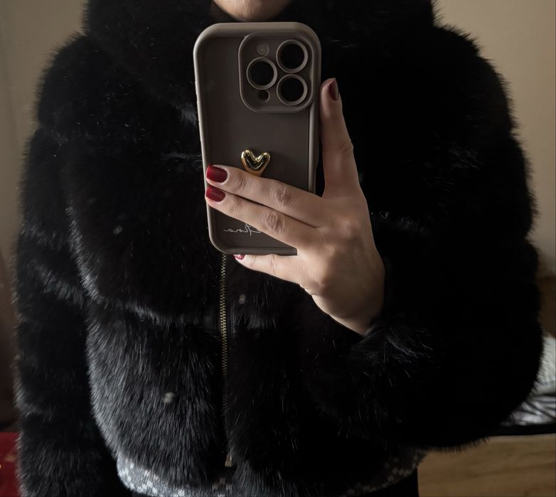 Пухено дамско палто в черно