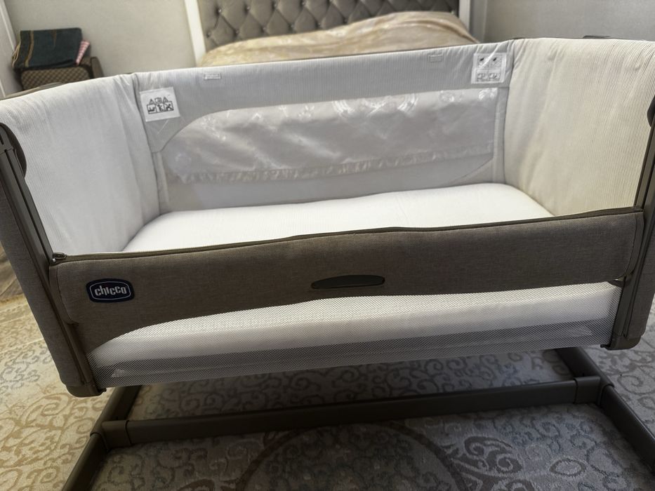 Манеж-кровать от Сhicco
