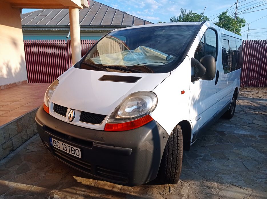 Renault Trafic 9 locuri autoturism
