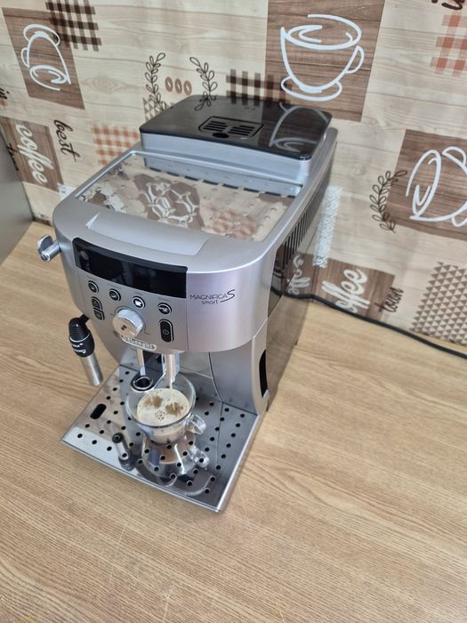 Expresor/Espressor Cafea DeLonghi Magnifica S Smart