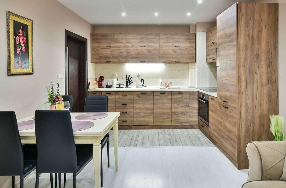 Тристаен апартамент, под наем, Конфуто