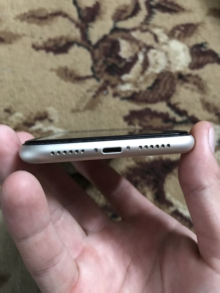 Продам Iphone 11