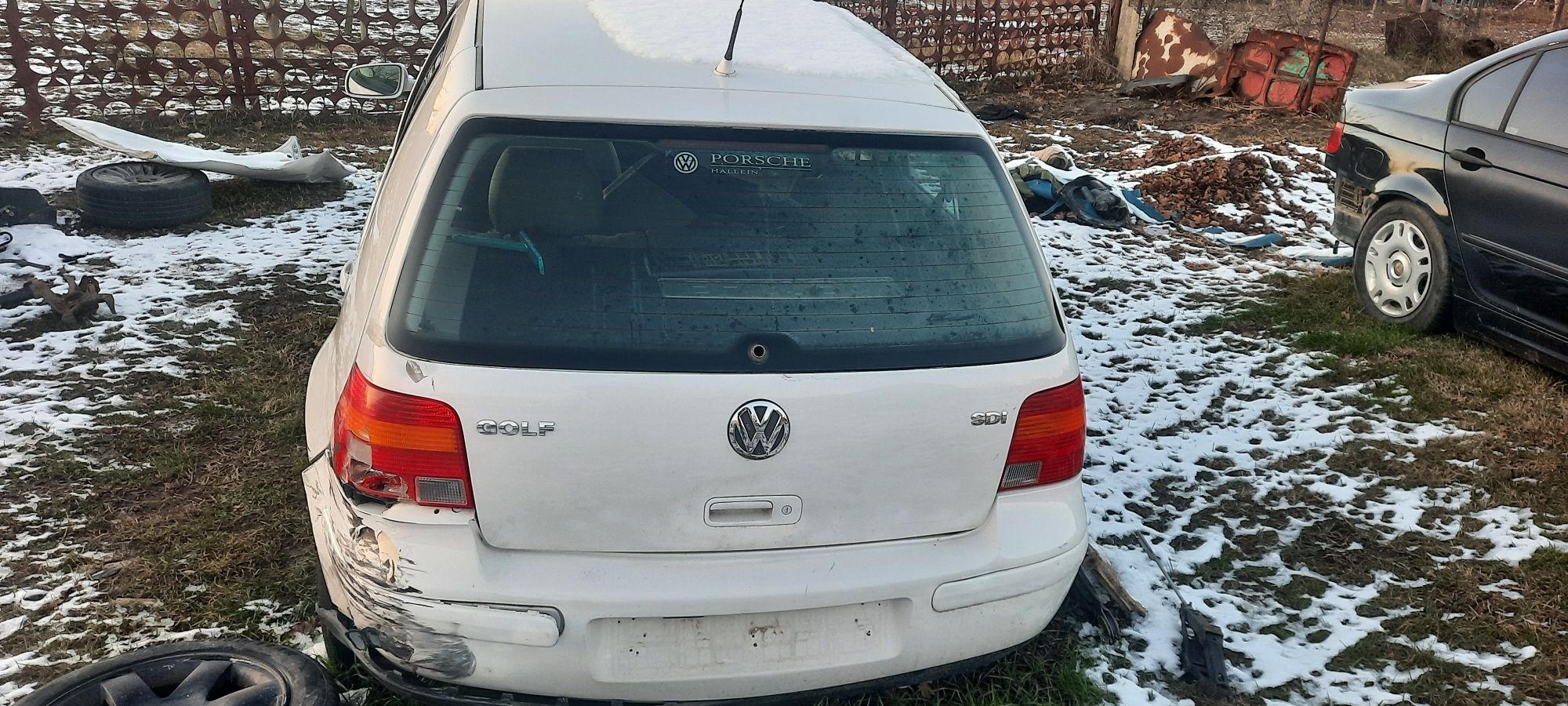 Polita haion portbagaj vw golf 4 scurt