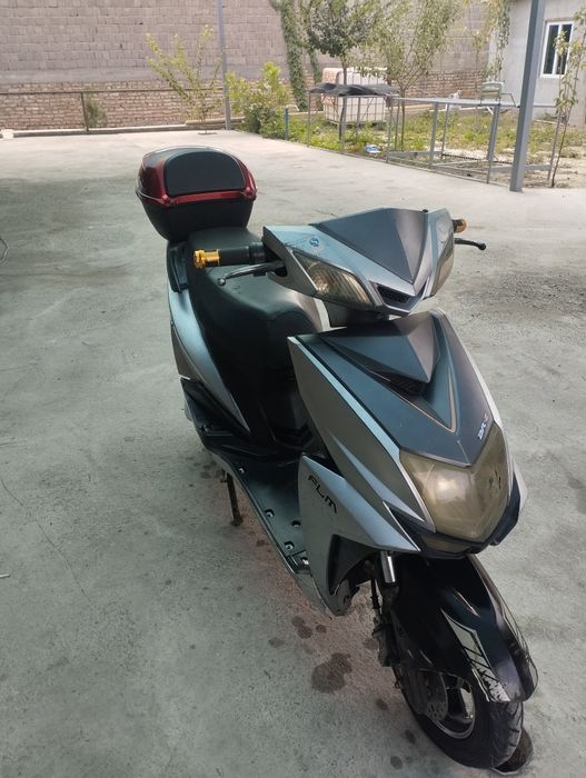 Elektra sukuter yaxshi  holatda