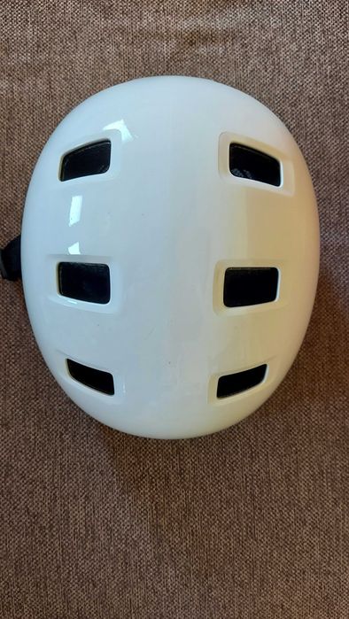 Детска каска (за ролери, скейтборд, тротинетка)