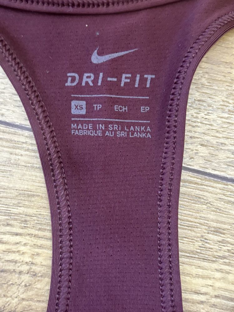 Дамски потници Nike Dri-Fit