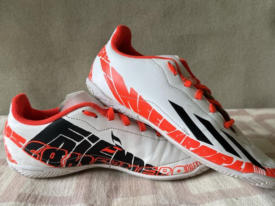 Футболни обувки Adidas