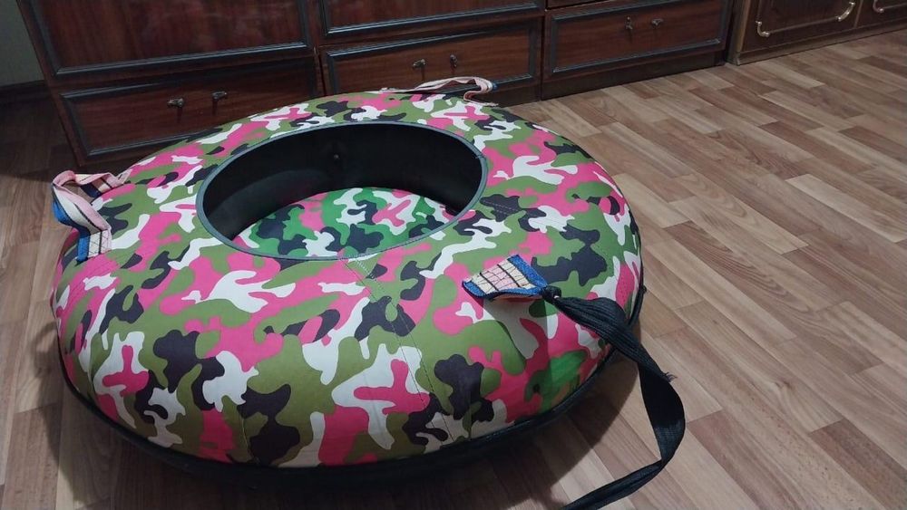 Зимний тюбинг (бублик)