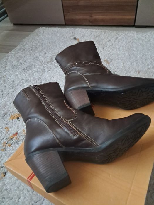 Ghete dama piele naturala mărimea 37