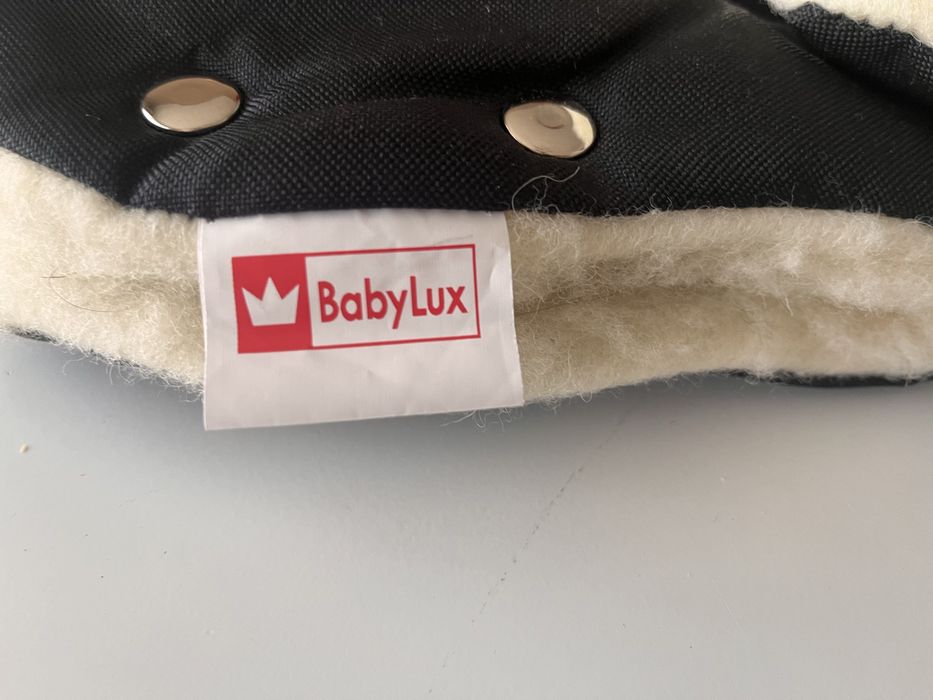 Ръкавички за количка на марката Babylux, но стават за всички , нови