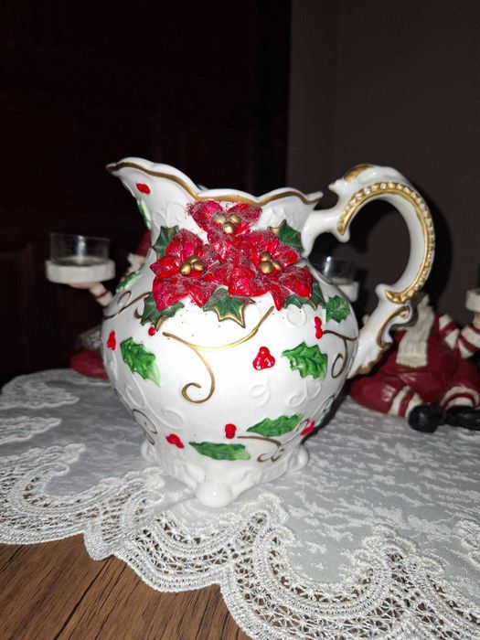 Порцеланова кана и свещници
