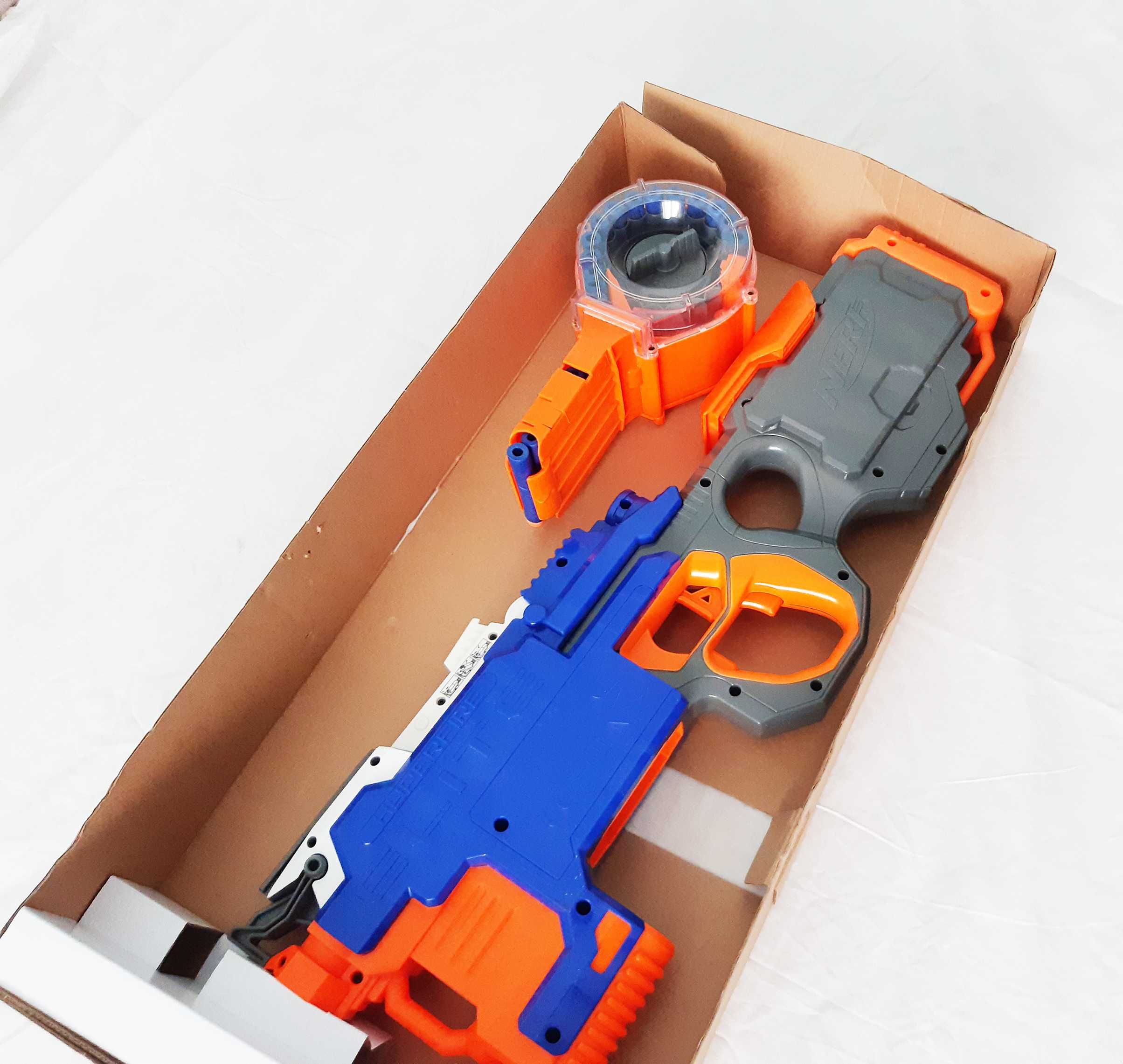 NERF N-Strike Elite Hyperfire foc automat motorizat cu baterii INCLUSE